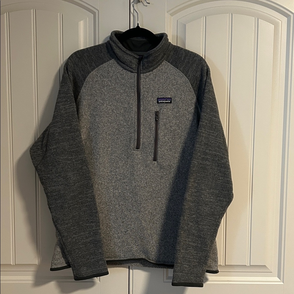 Patagonia Charcoal and Light Gray Quarter Zip Fleece - Size Large